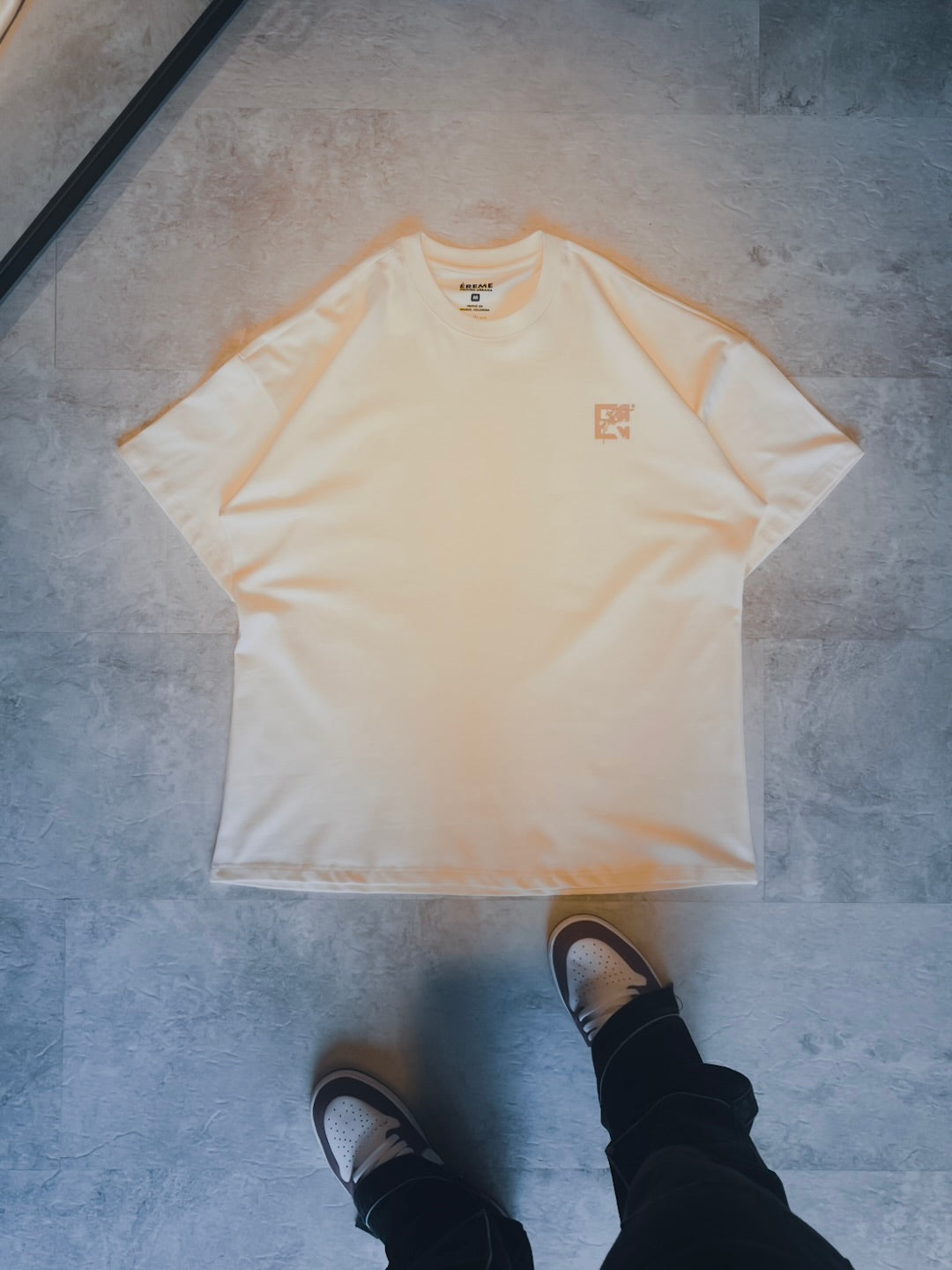 "CORRESPONDENCIA" OVERSIZE T-SHIRT.
