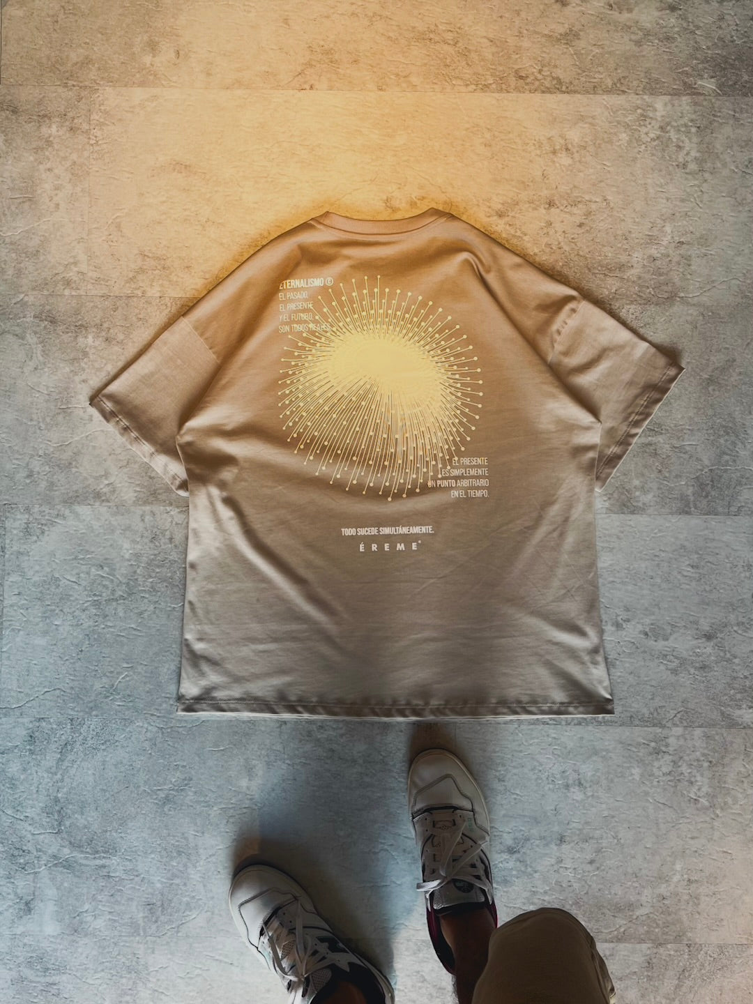 "ETERNALISMO" OVERSIZE T-SHIRT.