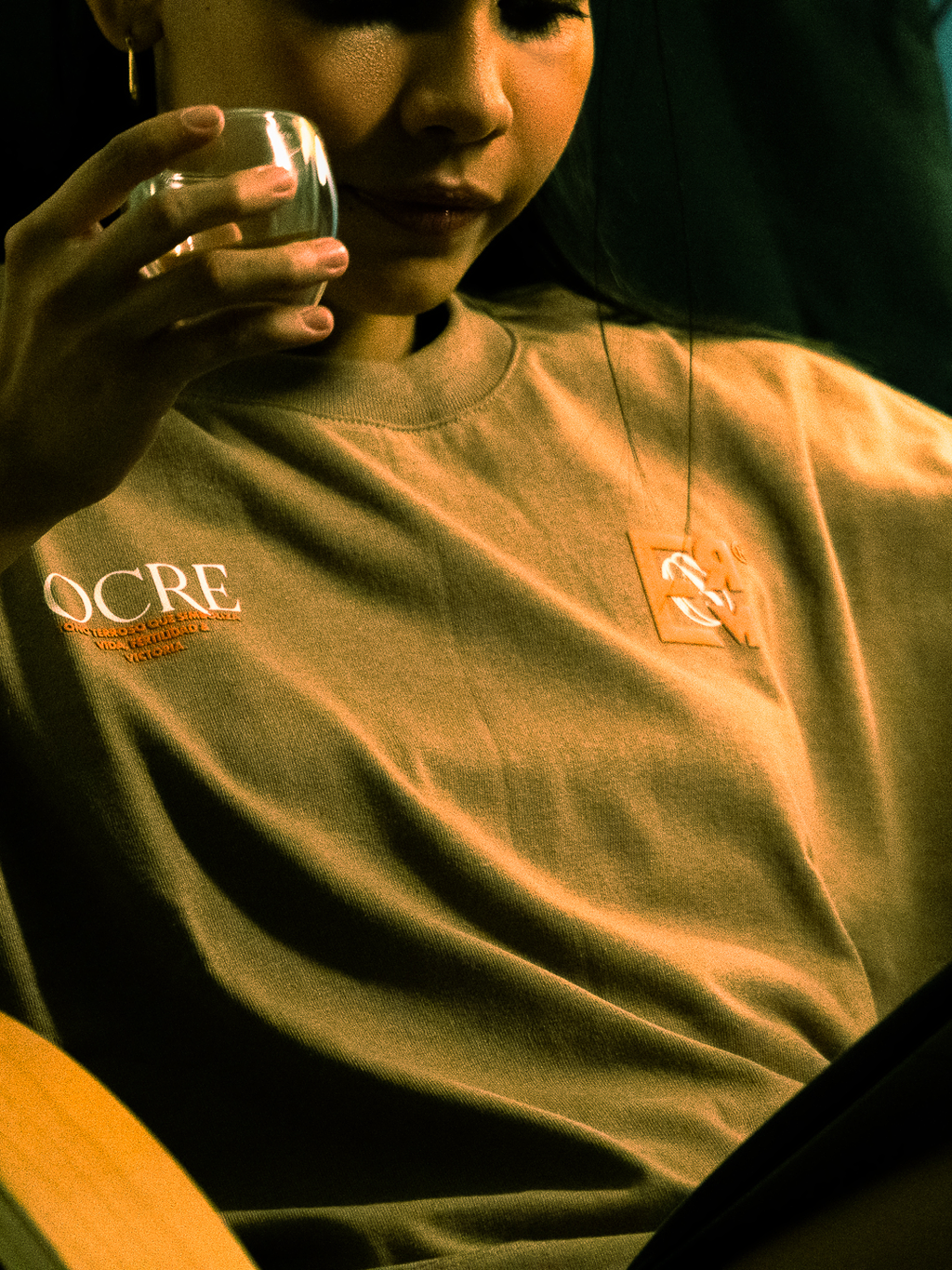 "OCRE" OVERSIZE CROP TEE.