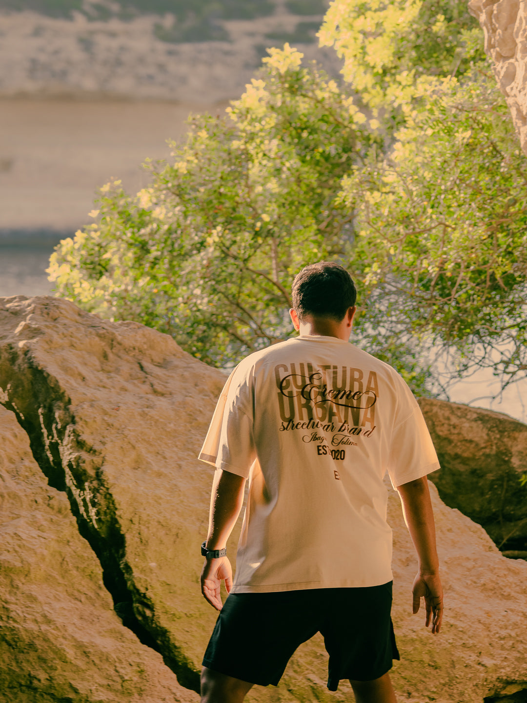 "CULTURA URBANA" T-SHIRT.